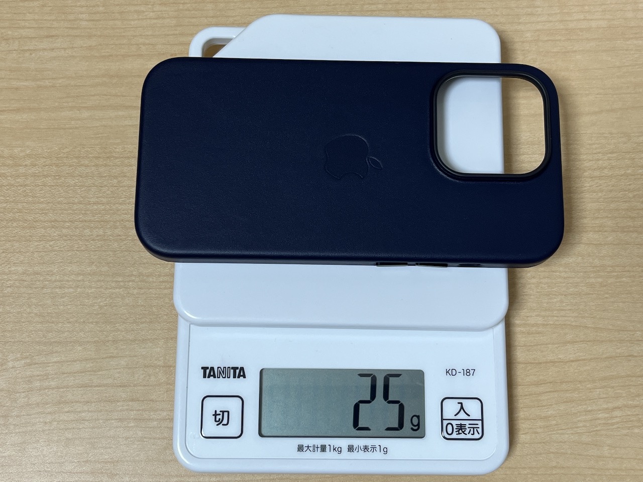 iPhone14 Pro、Apple純正レザーケースの重さ