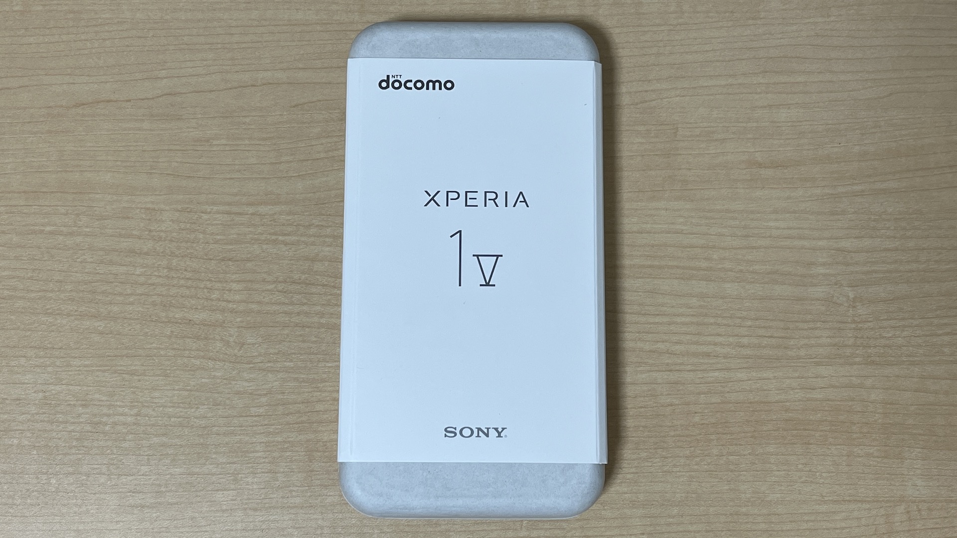 Xperia 1 Ⅴ、ドコモ(SO-51D)。パッケージ、外箱